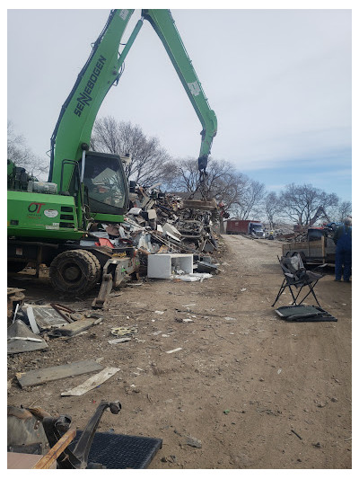 Ben's Iron Salvage JunkYard in Lincoln (NE) - photo 2