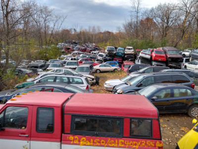 Larry's Auto Salvage LLC JunkYard in Minneapolis (MN) - photo 4