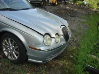 J & J AUTO SALVAGE JunkYard in Philadelphia (PA) - photo 4