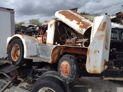 Apache Iron Metal & Auto Salvage JunkYard in Fort Worth (TX) - photo 4