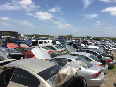 El Hno Auto Parts JunkYard in Brownsville (TX) - photo 2