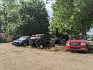 Vazquez Auto Parts JunkYard in Dallas (TX) - photo 2