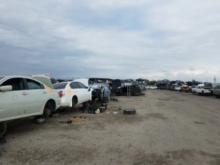 LKQ Pick Your Part - Houston SW JunkYard in Houston (TX) - photo 2