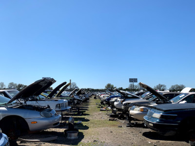 Budget Wrench-A-Part JunkYard in Belton (TX) - photo 1