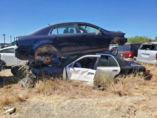 J G Metro Auto Parts Inc JunkYard in Laredo (TX) - photo 3