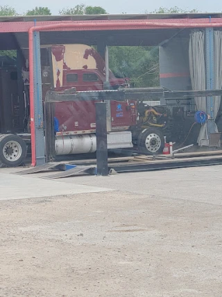 Garza's Towing Inc. JunkYard in Laredo (TX) - photo 3