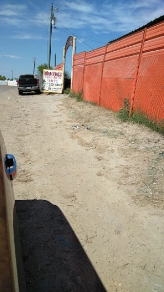 Martinez Used Auto Parts JunkYard in Laredo (TX) - photo 2