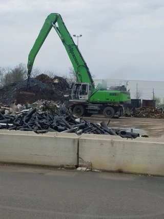 City Scrap & Salvage JunkYard in Akron (OH) - photo 4