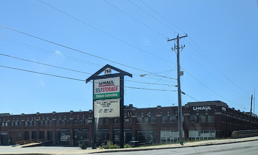 In Door Auto Parts JunkYard in Akron (OH)