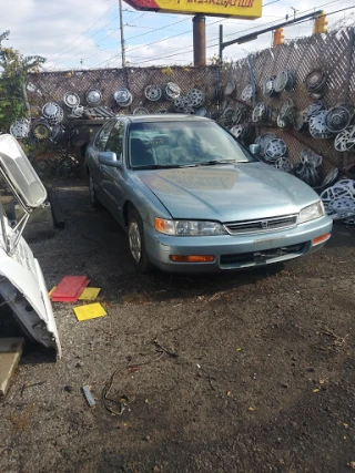 Giant Automotive Products JunkYard in Akron (OH) - photo 4