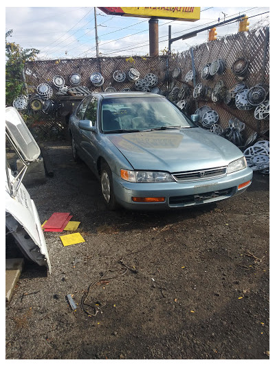 Giant Automotive Products JunkYard in Akron (OH) - photo 4