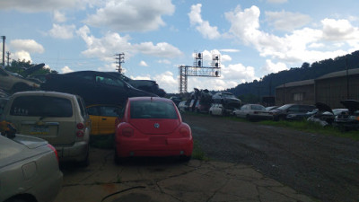 Junk Car Pittsburgh / Pittsburgh Auto Salvage JunkYard in North Braddock (PA) - photo 2