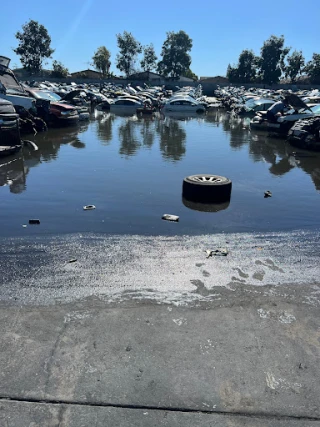 LKQ Pick Your Part - Anaheim JunkYard in Anaheim (CA) - photo 2