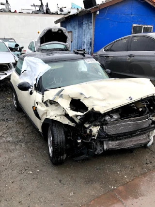 Dave´s Auto Parts Wrecking San Diego JunkYard in San Diego (CA) - photo 2