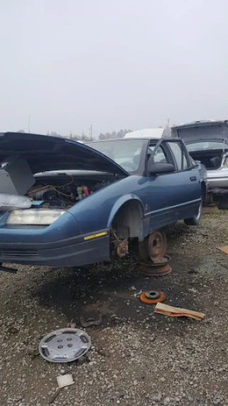 Westside Self Service Auto Dismantlers JunkYard in Fresno (CA) - photo 4