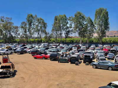 INTERNATIONAL AUTO WRECKING ORANGE COVE JunkYard in Orange Cove (CA) - photo 1