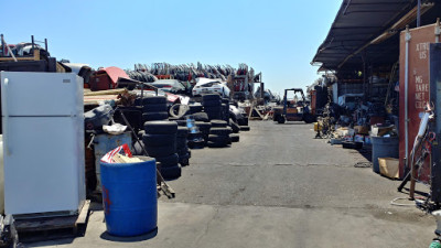 YLM Auto Salvage Wrecking JunkYard in Duarte (CA) - photo 1