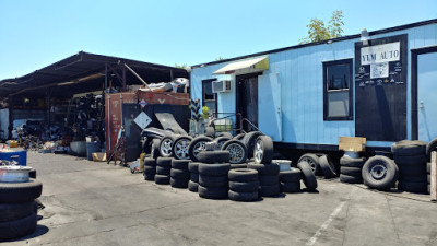 YLM Auto Salvage Wrecking JunkYard in Duarte (CA) - photo 3