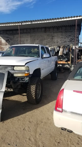 King's Auto Wrecking JunkYard in Rancho Cucamonga (CA) - photo 3