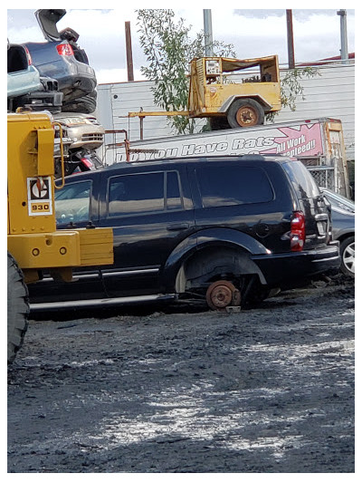 Fernandes Auto Wrecking & Towing Inc JunkYard in Pittsburg (CA) - photo 2