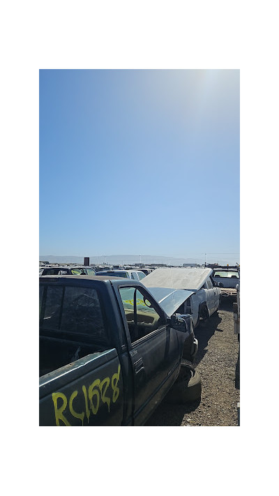 Black Road Auto JunkYard in Santa Maria (CA) - photo 3