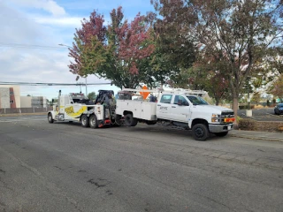 George's Towing Co. JunkYard in Vallejo (CA) - photo 4