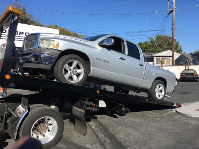 Max's Towing JunkYard in Vallejo (CA) - photo 4