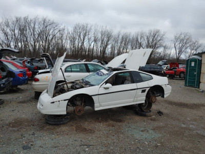 Weller Auto Parts JunkYard in Wyoming (MI) - photo 3