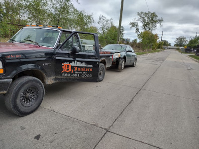 D1 junkers cash for junk cars. JunkYard in Warren (MI) - photo 1