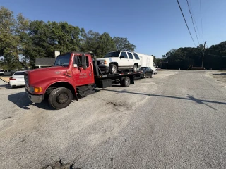 Poly junk car buyer & Tow Co. JunkYard in Doraville (GA) - photo 3