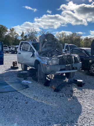 Pull-A-Part JunkYard in Baton Rouge (LA) - photo 2