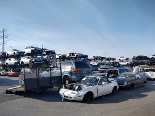 Binford Auto Wrecking JunkYard in Kent (WA) - photo 2