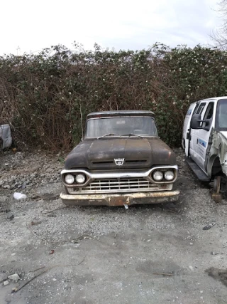 Binford Auto Wrecking JunkYard in Kent (WA) - photo 4