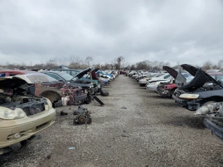 Pull-A-Part JunkYard in Birmingham (AL) - photo 4