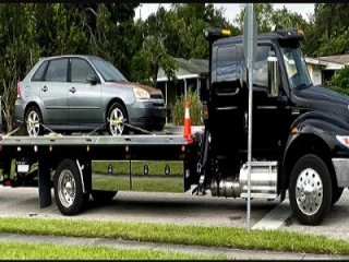 J & W Towing JunkYard in Lehigh Acres (FL) - photo 2