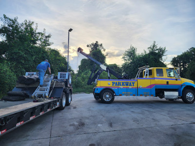 Parkway Wrecker Service INC. JunkYard in Tallahassee (FL) - photo 3