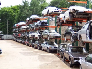 Tom's Foreign Auto Parts JunkYard in Waterbury (CT) - photo 2