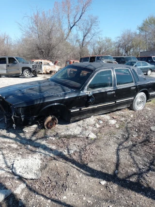 Rentie Brothers Auto Salvage JunkYard in Tulsa (OK) - photo 3