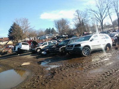 Paul's Auto Yard JunkYard in South Bend (IN) - photo 3