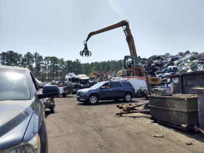 T T & E Iron & Metal Inc JunkYard in Garner (NC) - photo 3