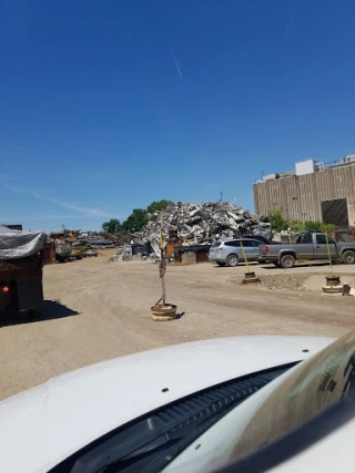 Midwest Recyclers JunkYard in Davenport (IA) - photo 2