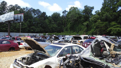 Lambert's Pick A Part JunkYard in Powells Crossroads (TN) - photo 4