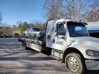 Davis Service and Towing Center JunkYard in Knoxville (TN) - photo 2