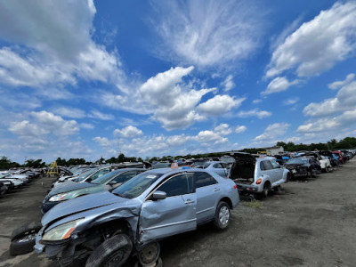 Crazy Ray's Auto Parts JunkYard in Baltimore (MD) - photo 1