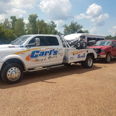 Carl's Towing & Recovery JunkYard in Columbia (MO) - photo 1