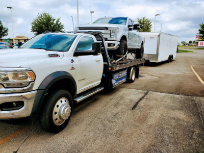 Hook N Book Towing JunkYard in Kansas City (MO) - photo 3