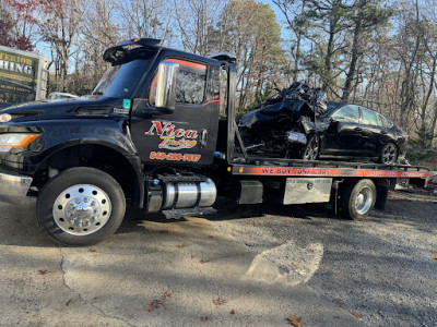 El Nica Towing LLC JunkYard in Lakewood Township (NJ) - photo 4