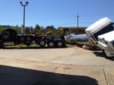 Ward's Wrecker Service Inc. JunkYard in Jackson (MS) - photo 3