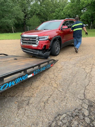 Ward's Wrecker Service Inc. JunkYard in Jackson (MS) - photo 4