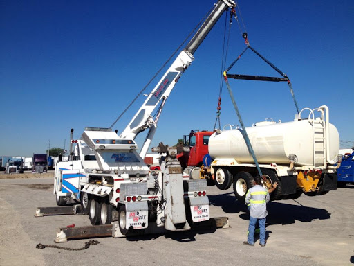 Midwest Tow & Transport JunkYard in Shawnee (KS)